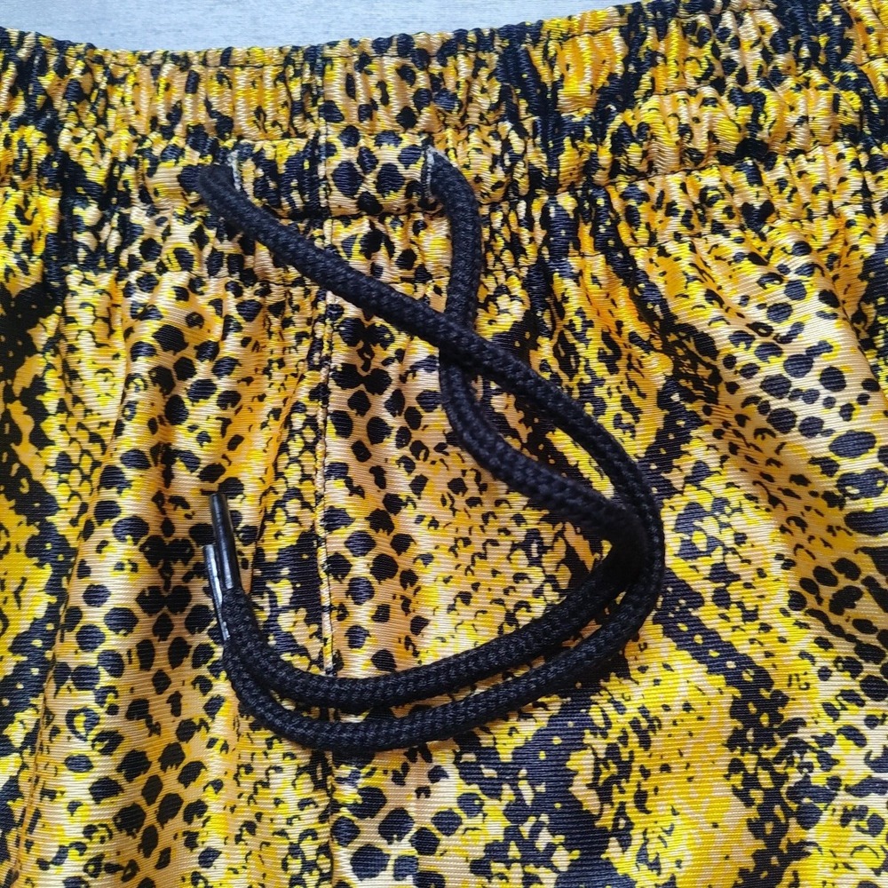 NIKE FLY Women XS Vivid‎ Sulfur DRI-FIT Loose Snake Print Basketball Shorts NEW - Picture 8 of 16